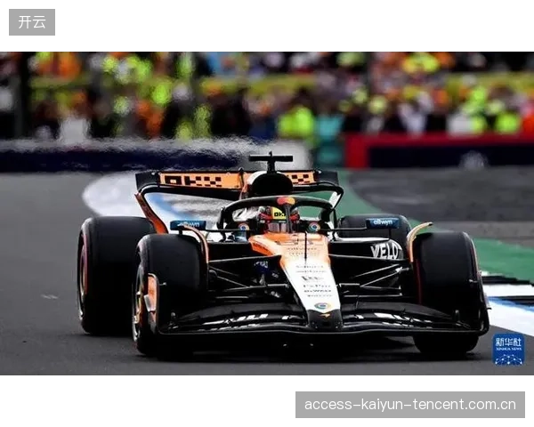 F1车手排位赛全力冲刺：极致速度背后的策略与激情